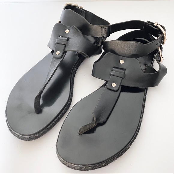 *SOLD* Liu Jo Black Flat Sandals - Picture 1 of 3